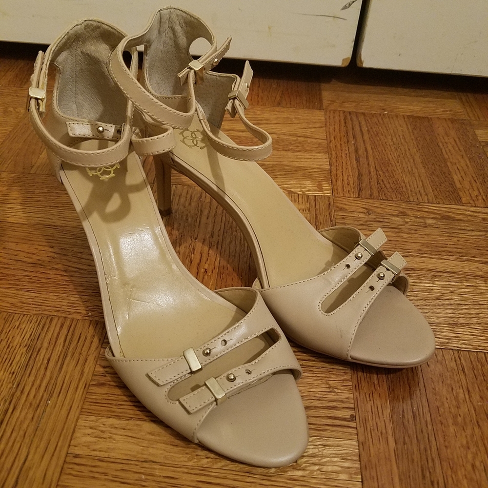 Ann Taylor Tan Pump SZ 8